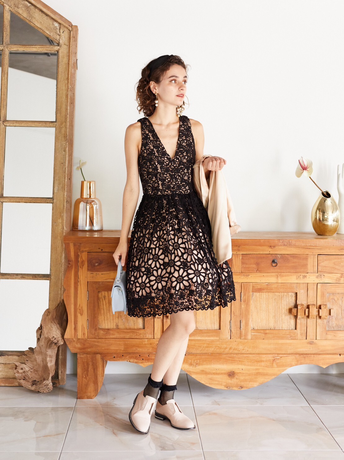 【パーティードレス】ブラックフローラルレース　ディープVネック　S  FRENCH CONNECTION