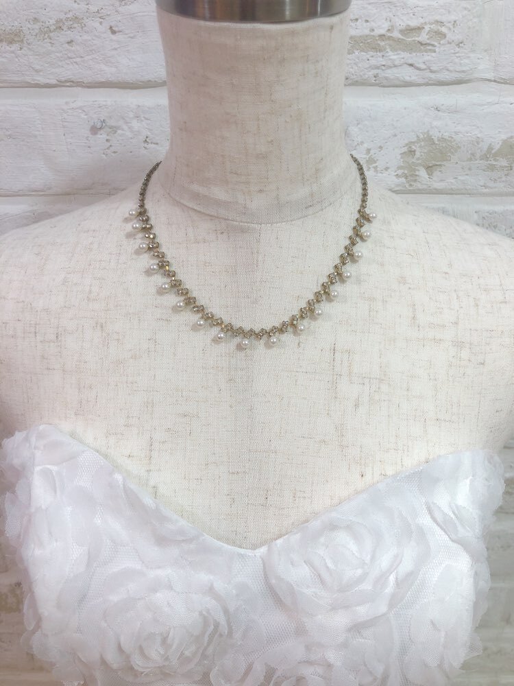 【ネックレス】シルバー小粒パール17個×斜めビジュー