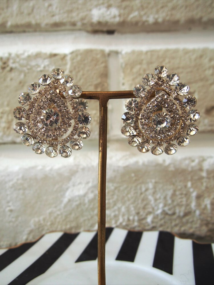 【イヤリング】シルバーストーン　ティアドロップ