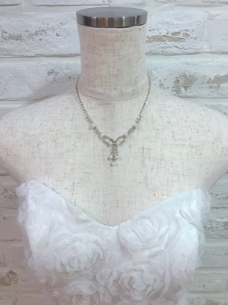 【ネックレス】シルバーストーン　リボンモチーフパール