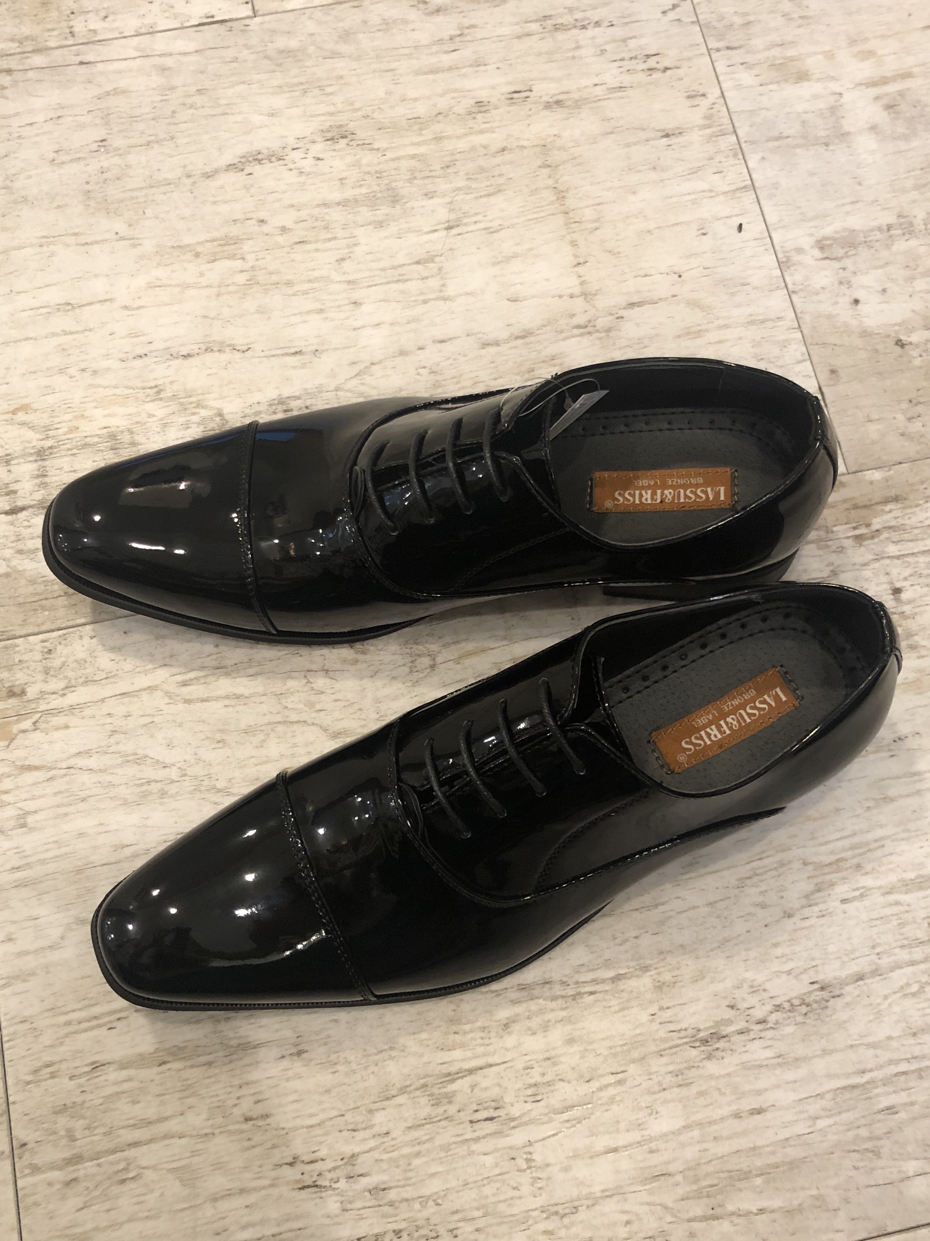 LASSU＆FRISS黒エナメル　ストレートチップシューズ25㎝・40