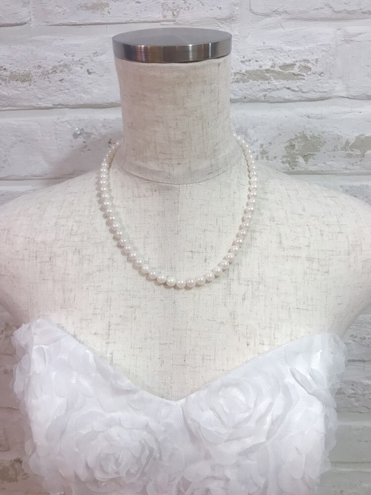 【ネックレス】ホワイトパール1連　フラワー留め具