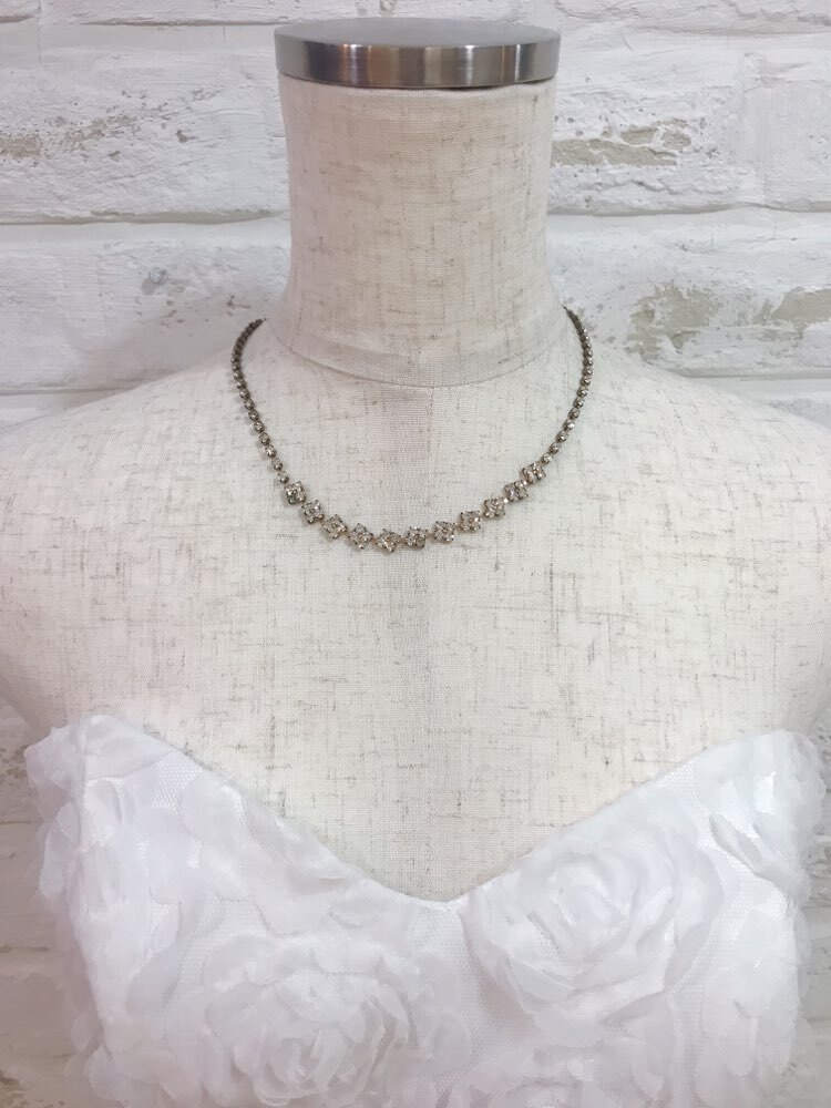 【ネックレス】ゴールド　四角フラワー11コ