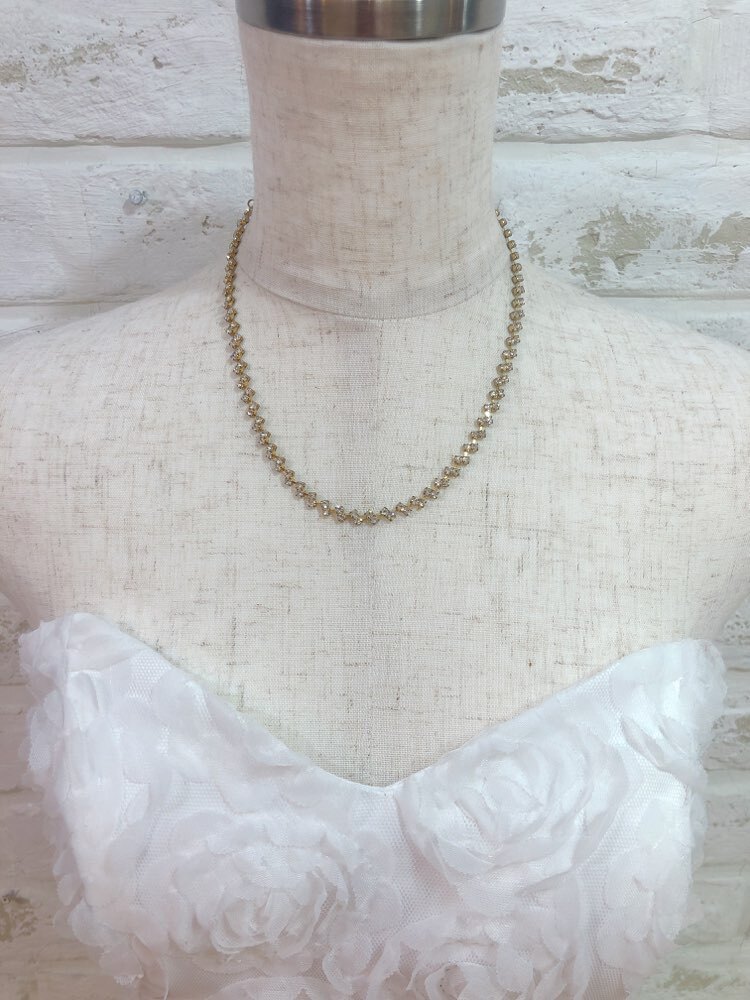 【ネックレス】ゴールド　スラッシュストーン