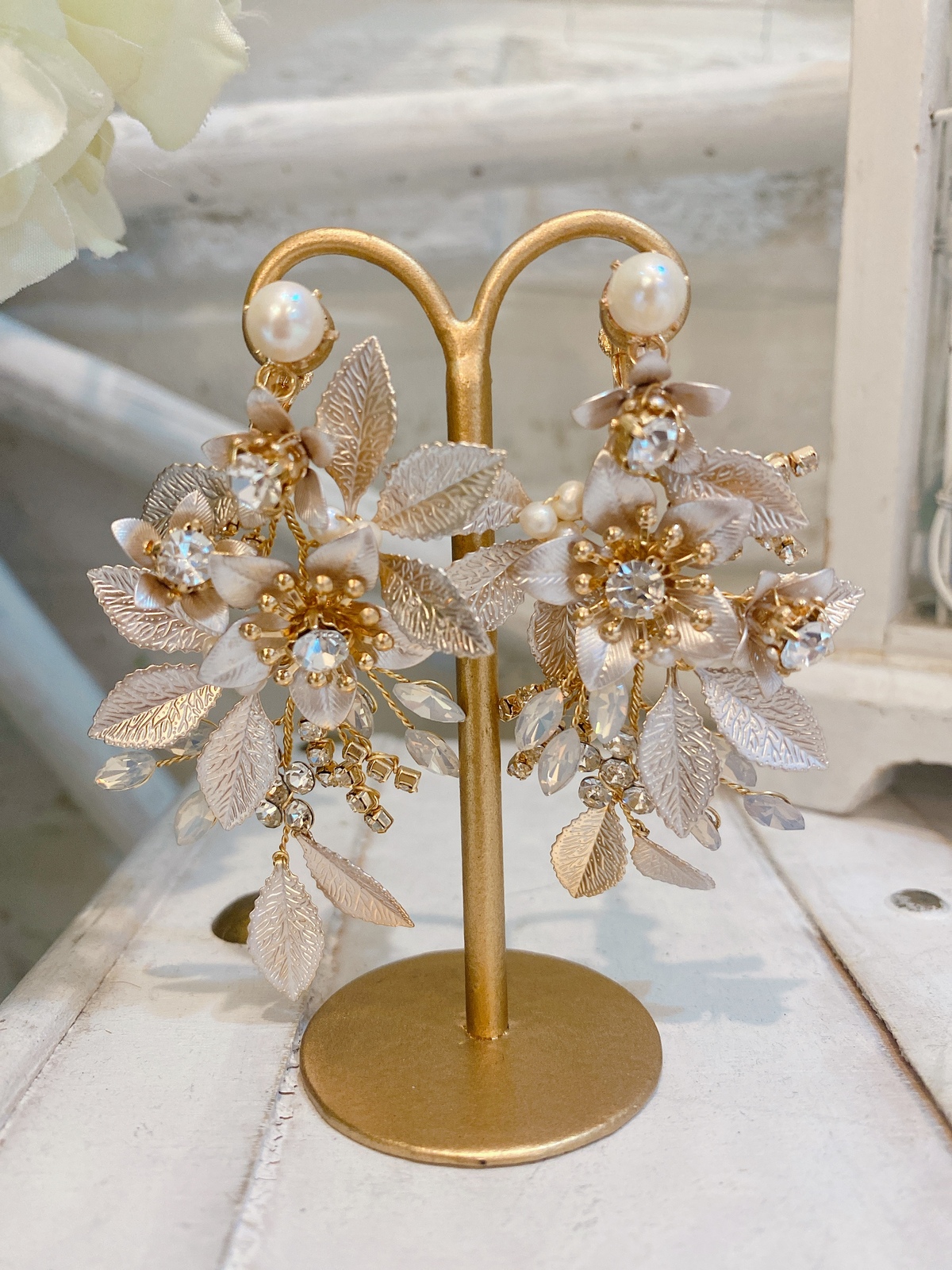 【イヤリング】ゴールド花&リーフワイヤー