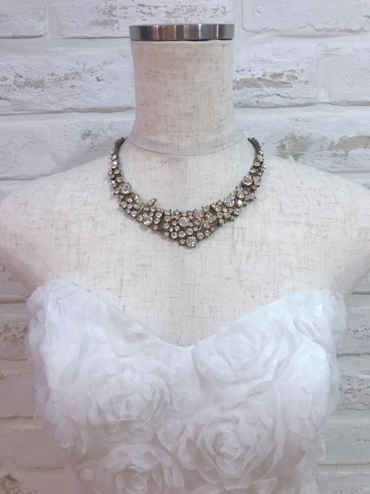 【ネックレス】ゴールドビジュー　蝶2匹