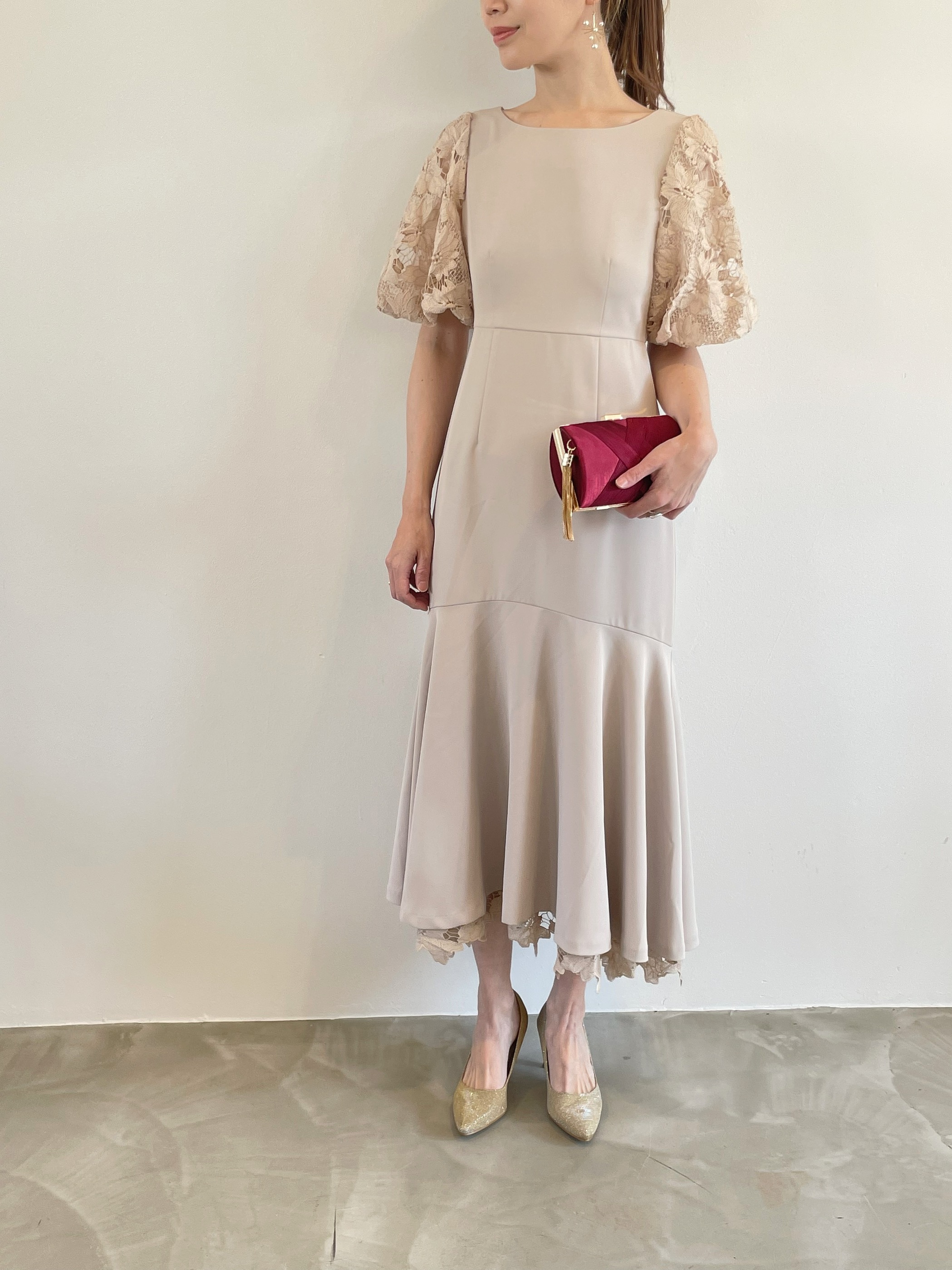 【ゲストドレス】ベージュ　袖レース　ソフトマーメイド　M