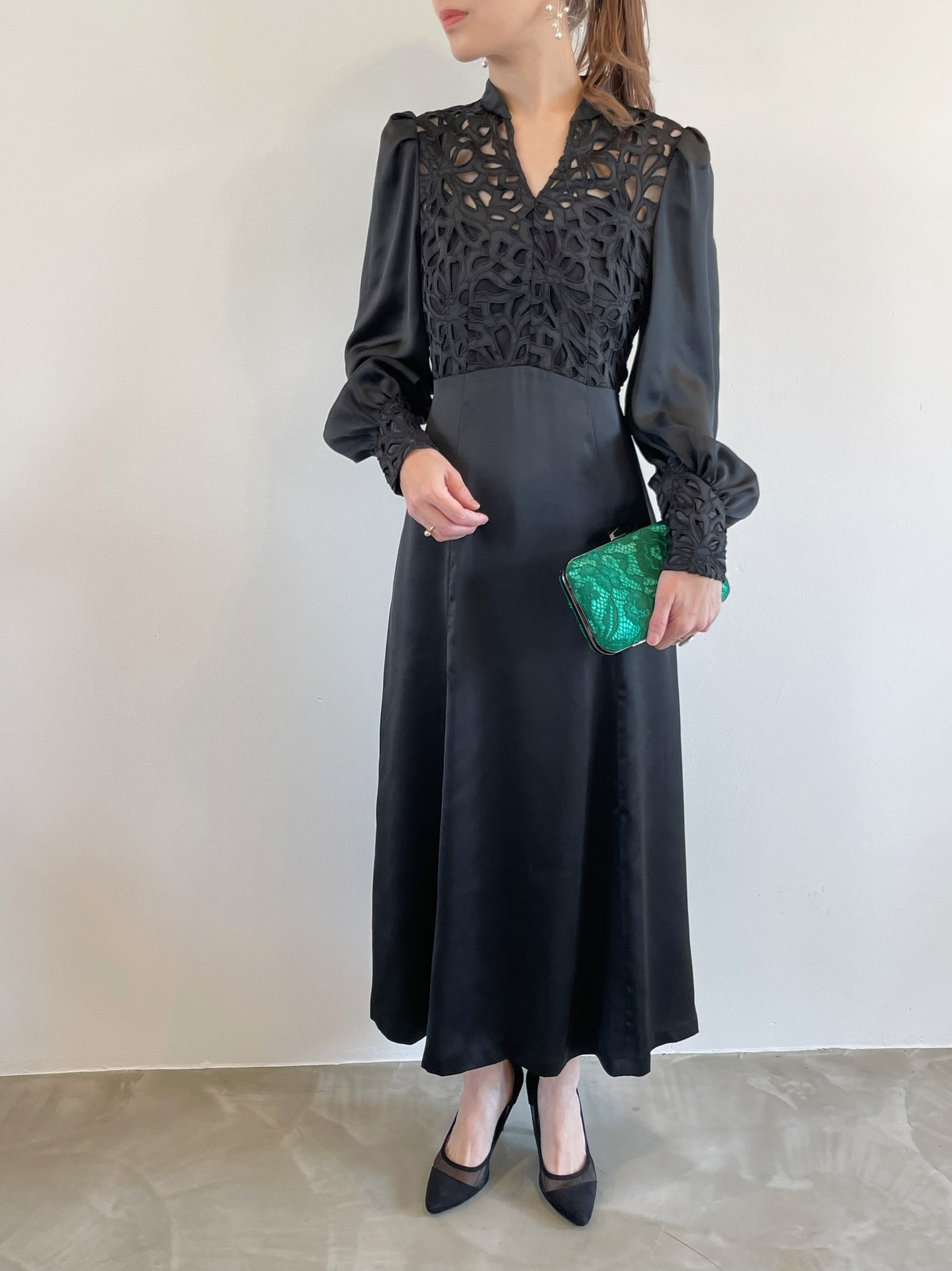 【ゲストドレス】Lily Brown ブラックサテン　　S-M