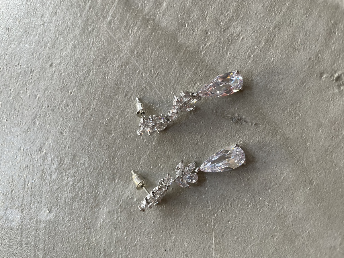 【ピアス】シルバードロップダイヤ