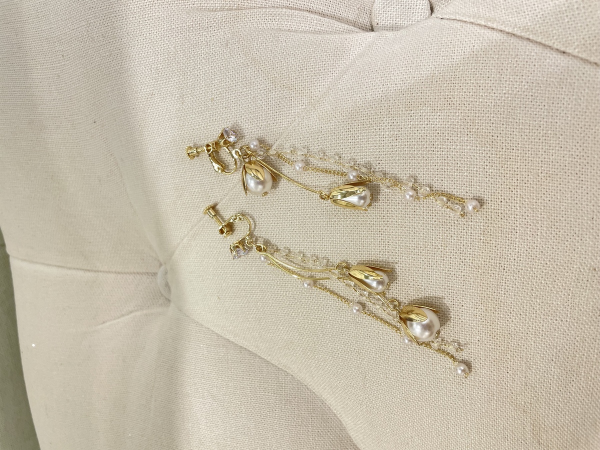 【イヤリング】ゴールドつぼみパール