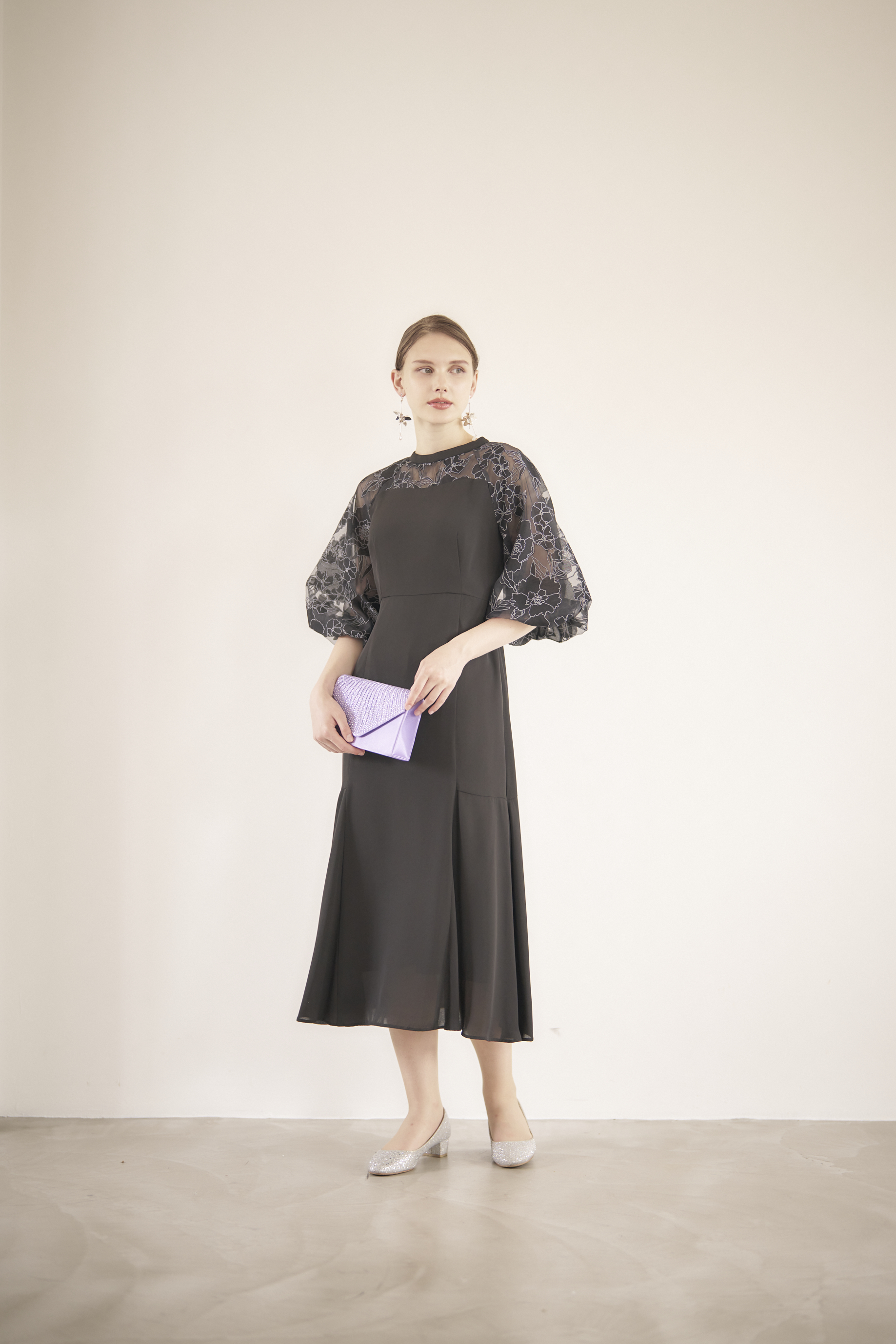 ブラック　花柄バルーンレーススリーブドレス M