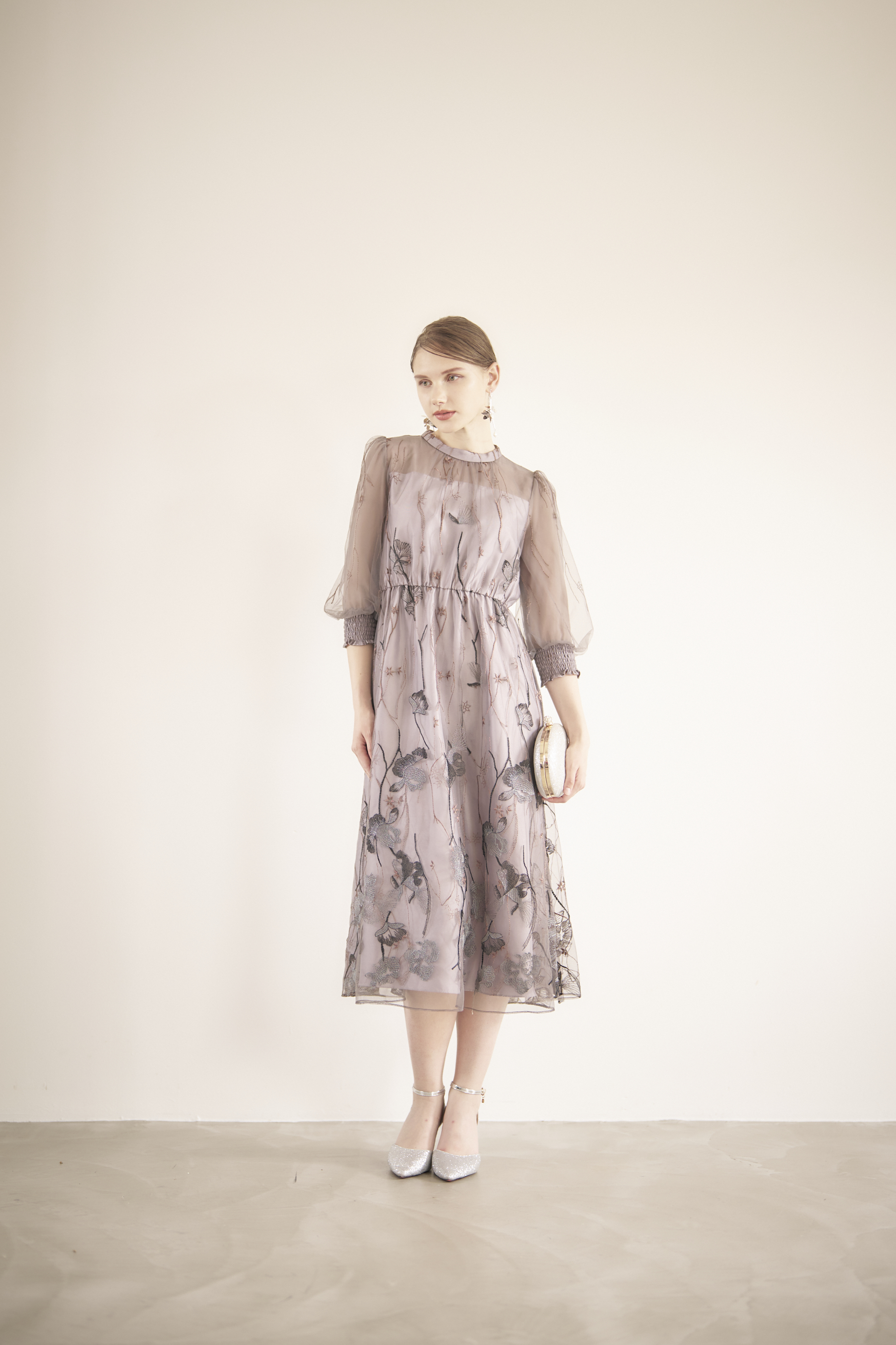 【パーティードレス】グレーパープル　ハイネックエンブロイダリーフラワーレース　M