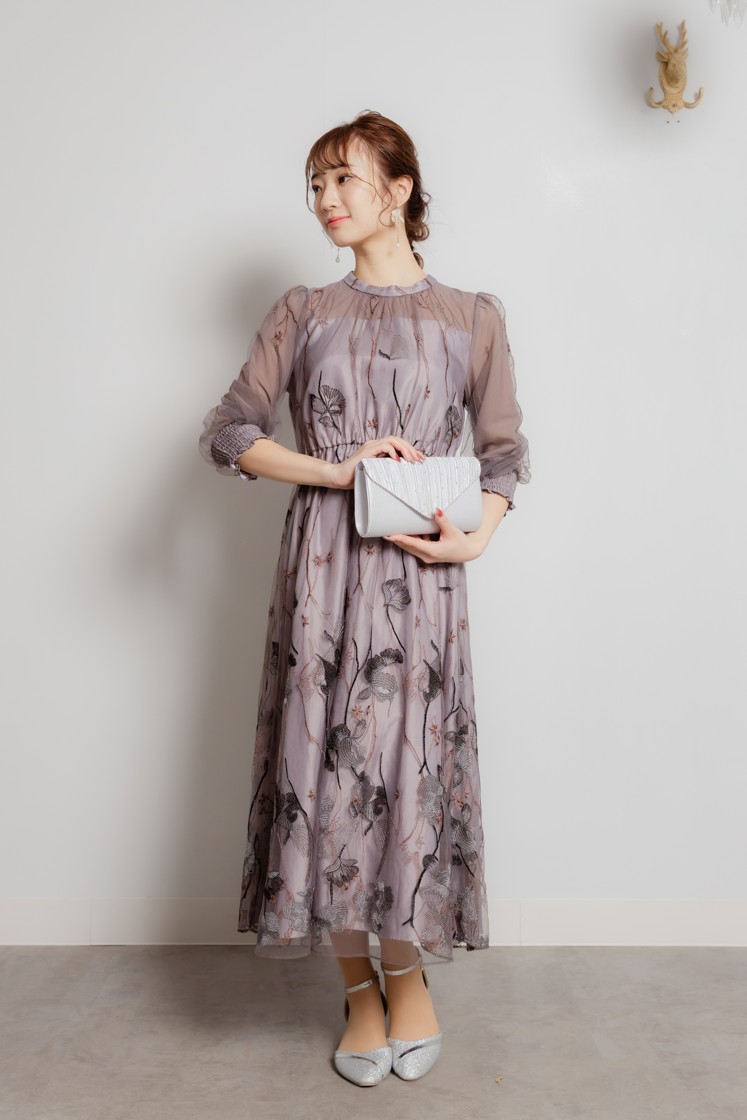 グレイッシュパープル　エンブロイダリーフラワーレースドレス　M