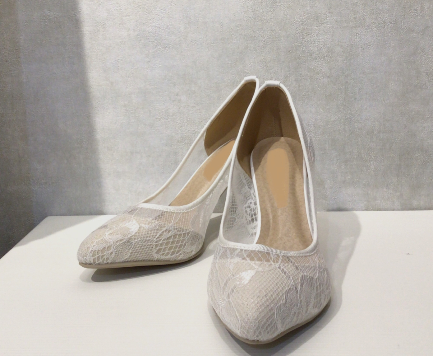 ホワイトレースパンプス　SS 21〜21.5