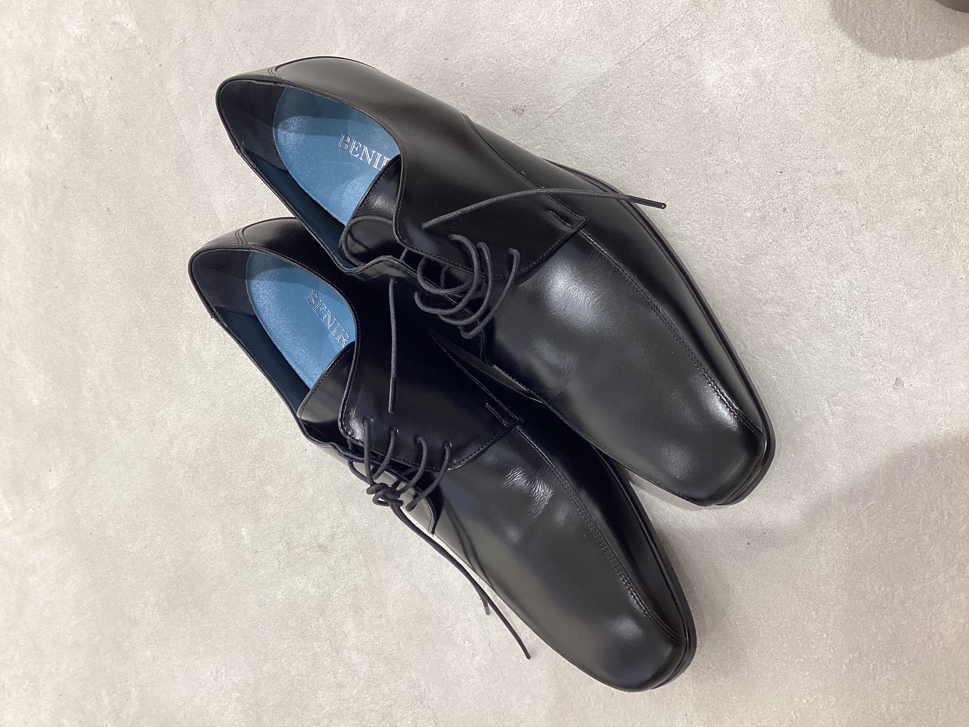 BENIR ベニル　25.5cm ブラックインヒール6cm ラインありシューズ