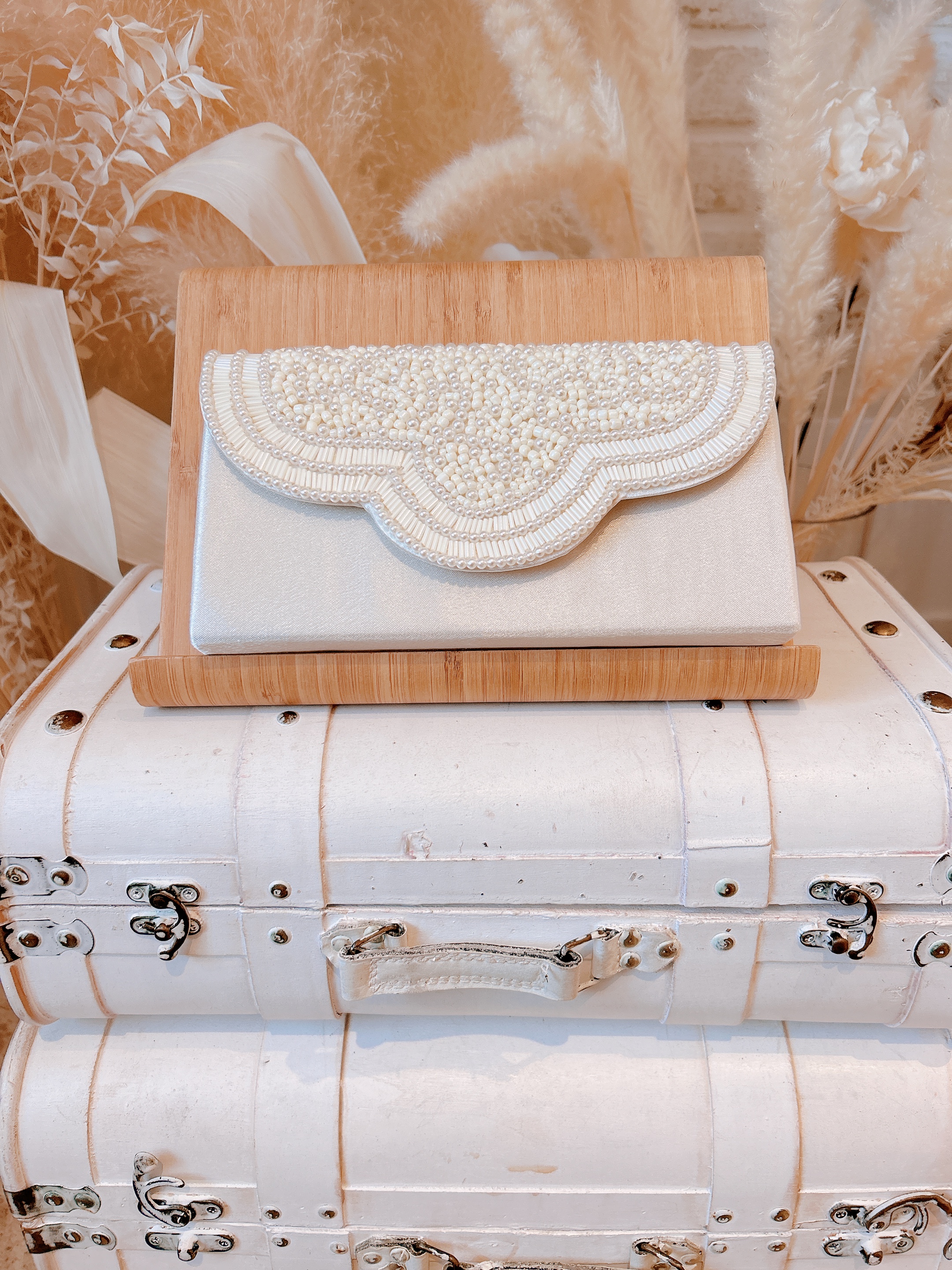 【チェーン禁止】white/ビーズ刺繡バッグ