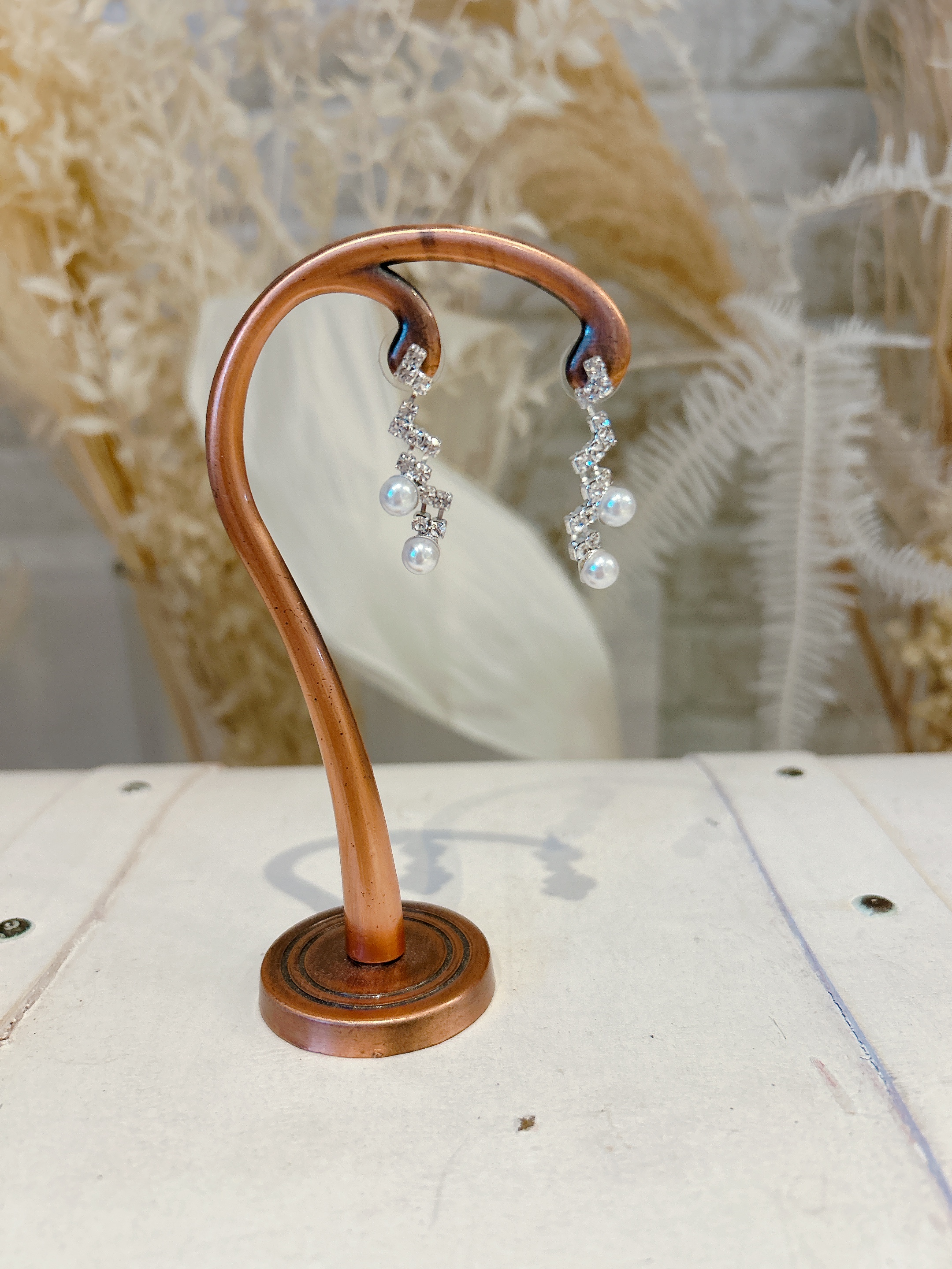 シンプルビジュー×パールピアス