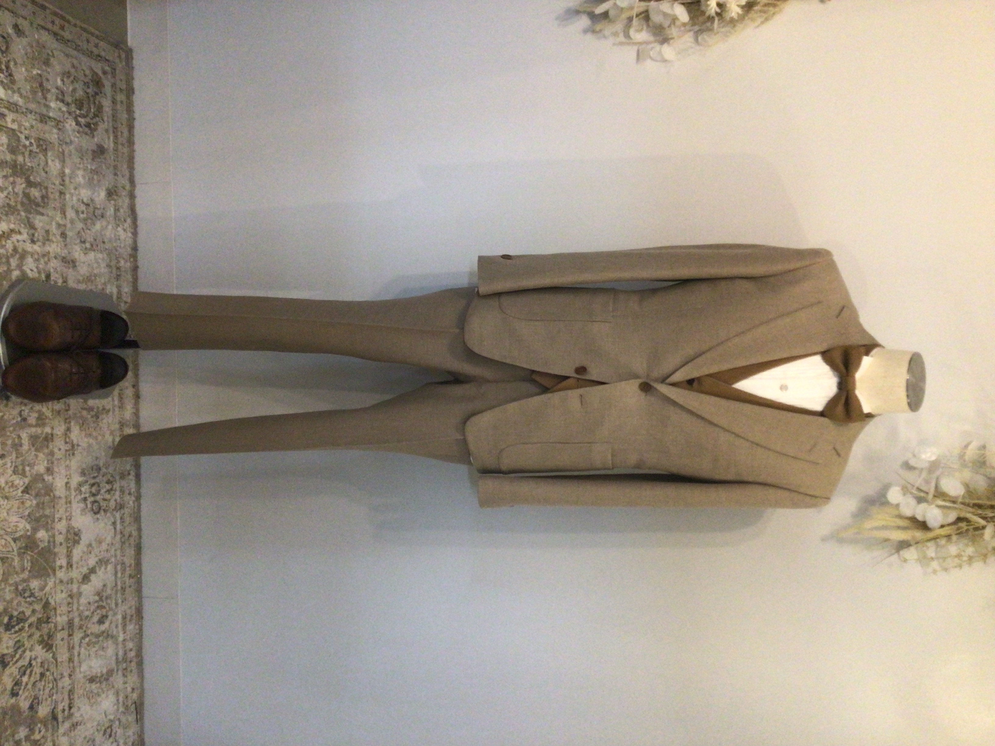 イグレック ベージュタキシード【パンツ】L