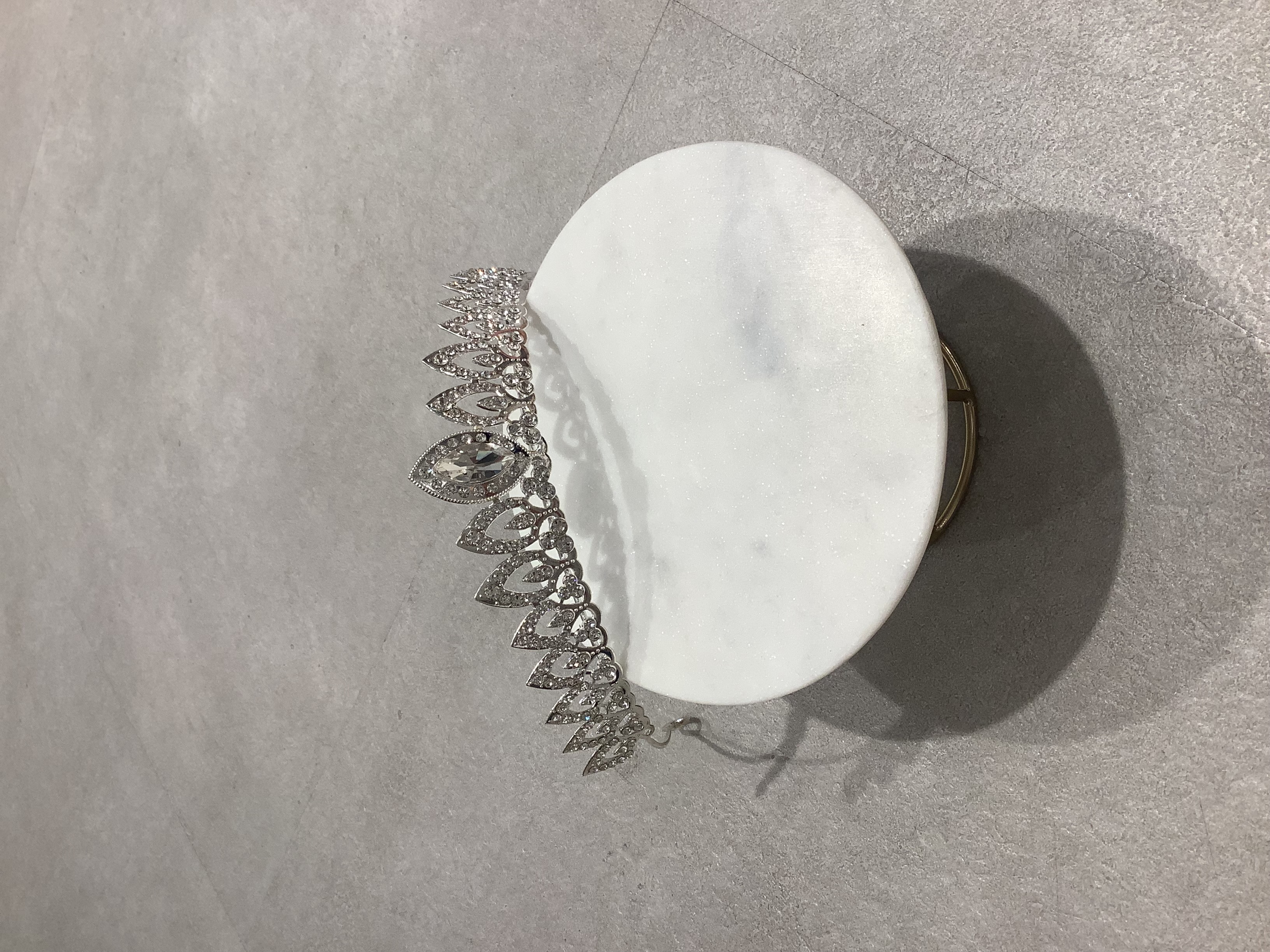 【ヘッドアクセサリー】ギザギザシルバー　ティアラ