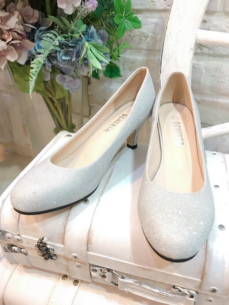 【パンプス】OCHENTA シルバーパンプス27㎝