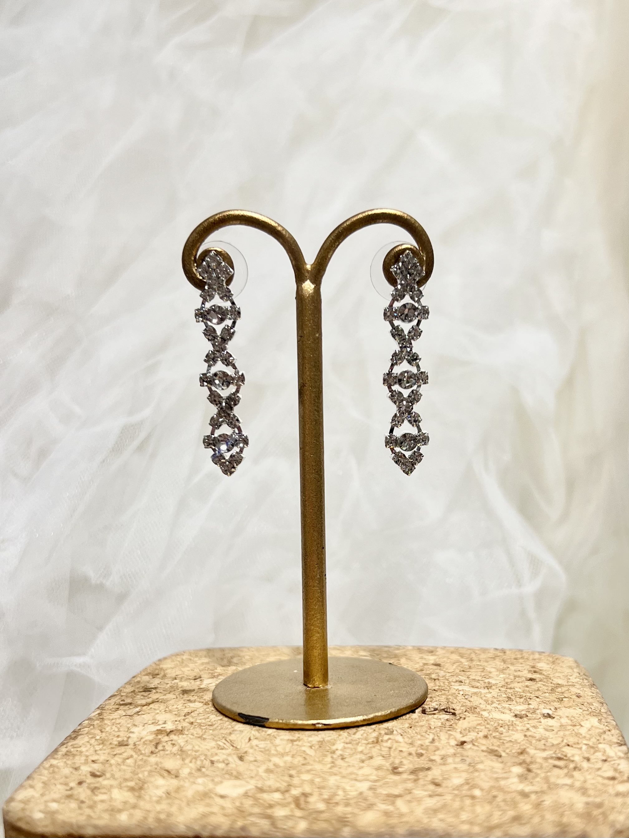 【アクセサリー】シルバーひし形　砂時計ピアス