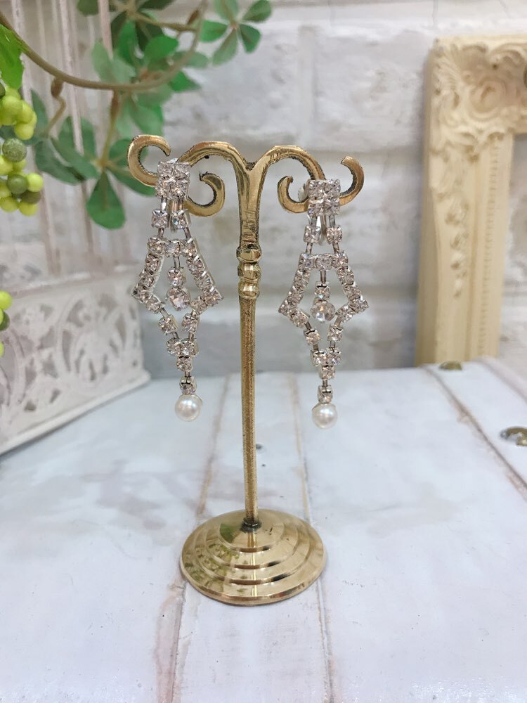 【イヤリング】ひし形　垂れ下がりパール