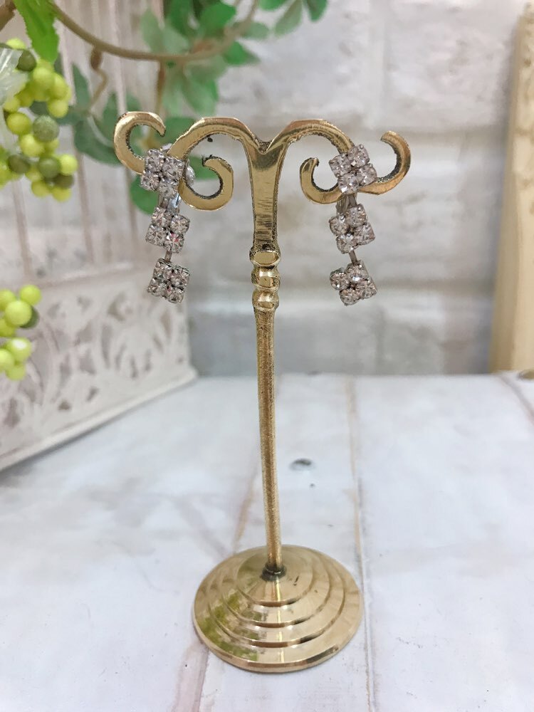 【イヤリング】シルバー　フラワー縦３つ