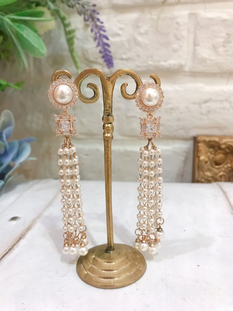 【ピアス】ゴールド小粒パールタッセル風