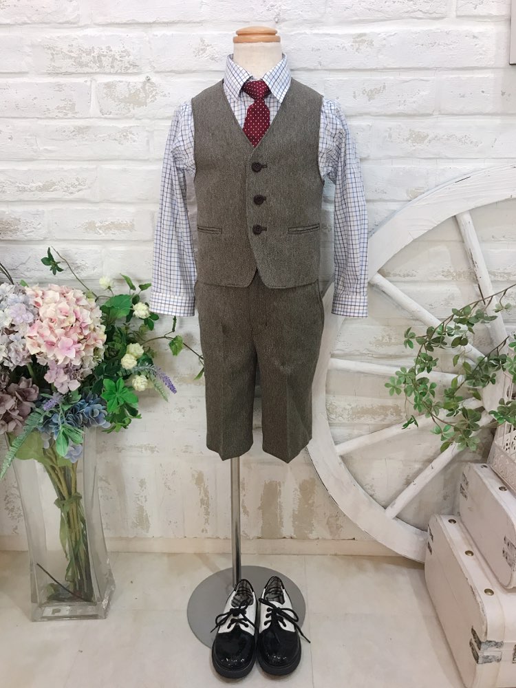 110センチ男児グレーツイードセットアップセット(ハーフパンツ.ベスト.ホワイトチェックシャツ.タイ)付き