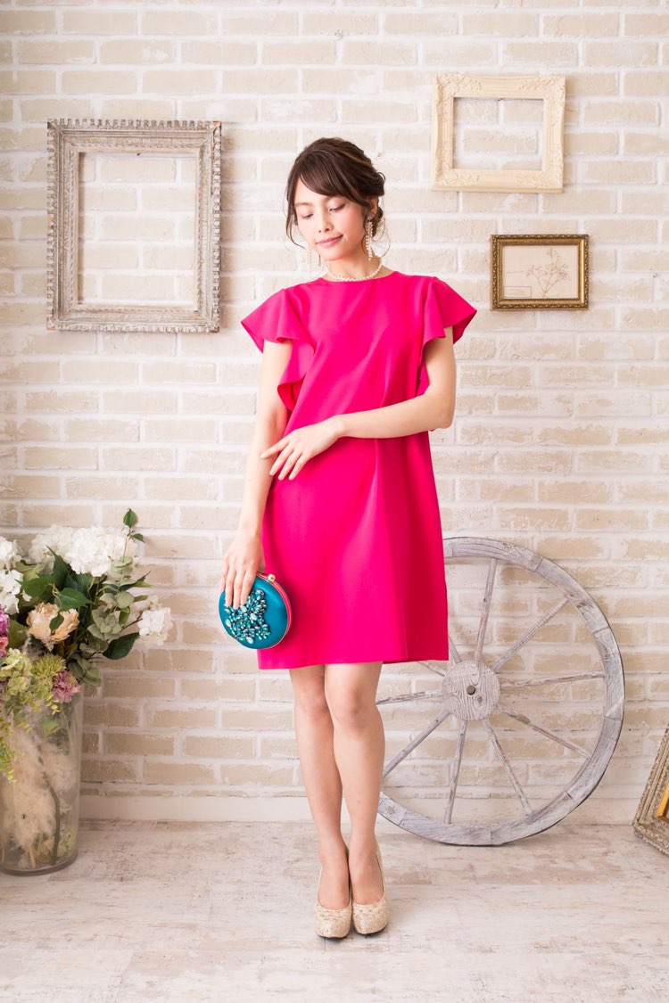 マゼンダピンク袖付きボックス型ドレス