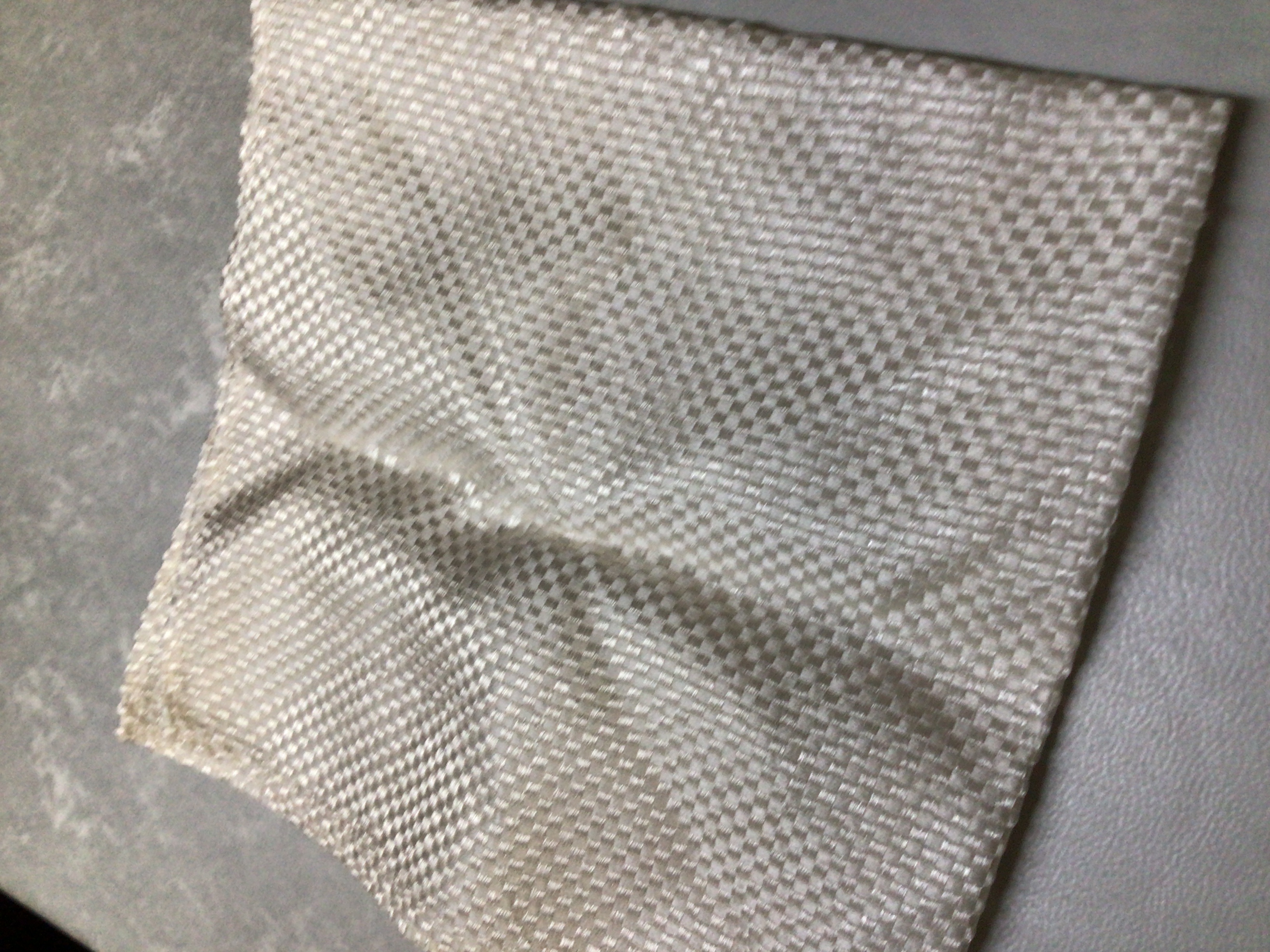 ホワイトブロックチェックチーフ