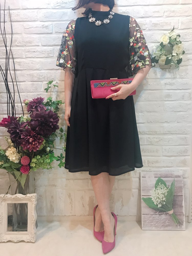 【パーティドレス】ブラックレース花柄刺繍袖膝丈ドレス