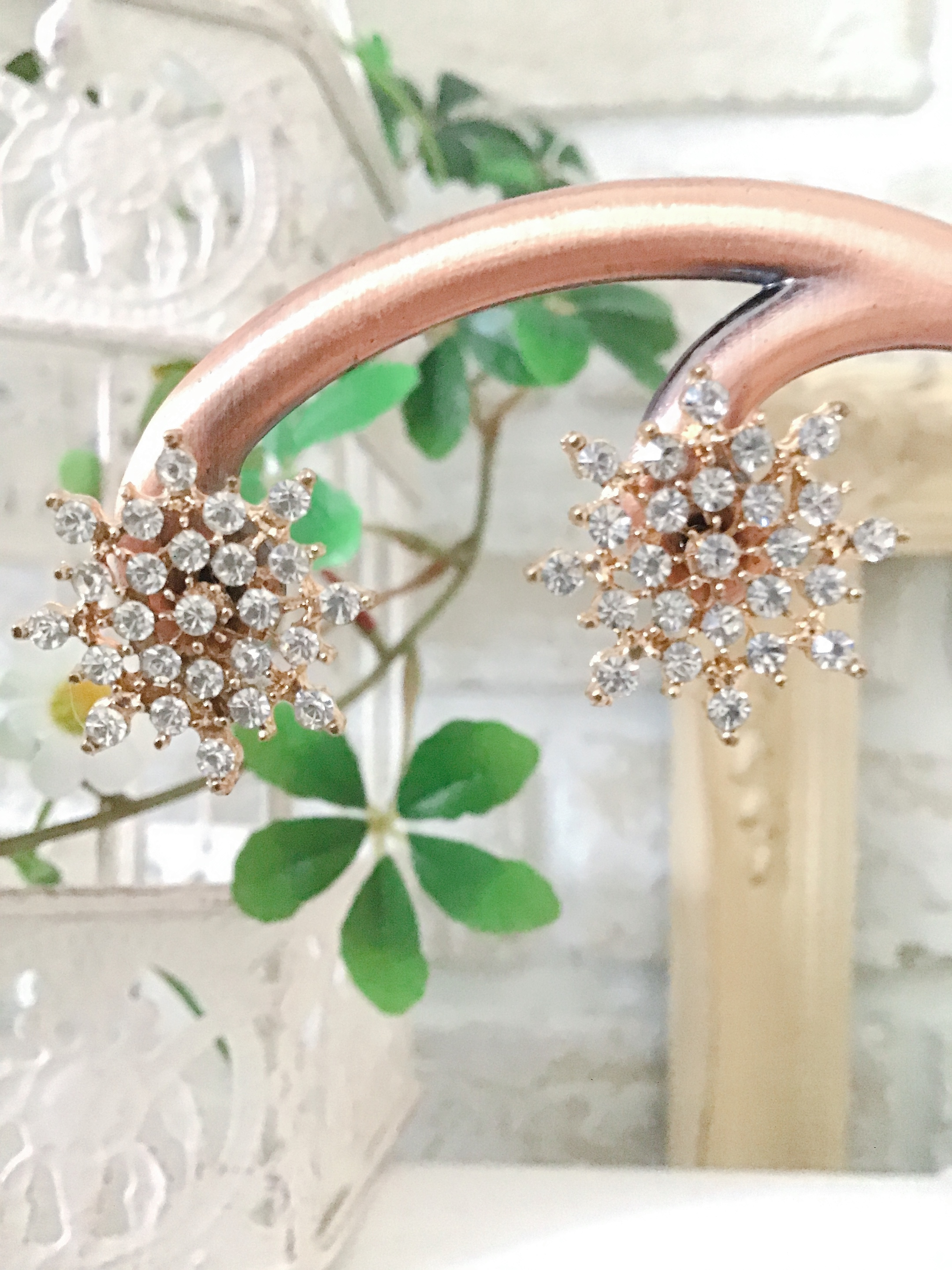 雪の結晶風・ビジューピアス