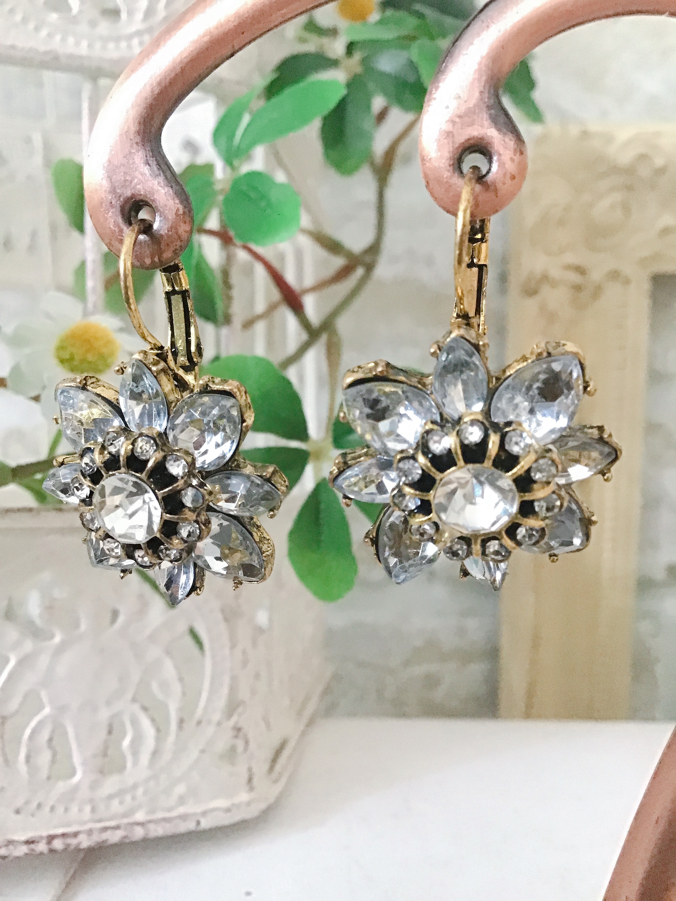 フラワービジューピアス