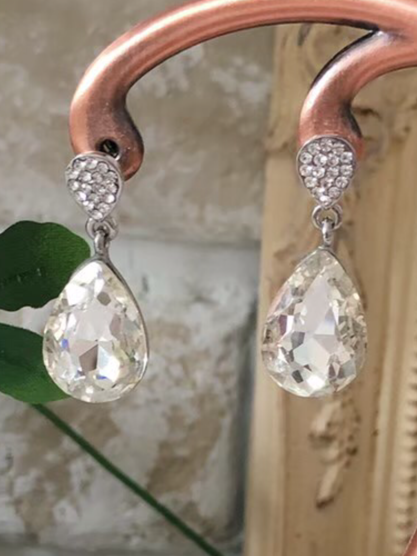 大粒ドロップビジューピアス