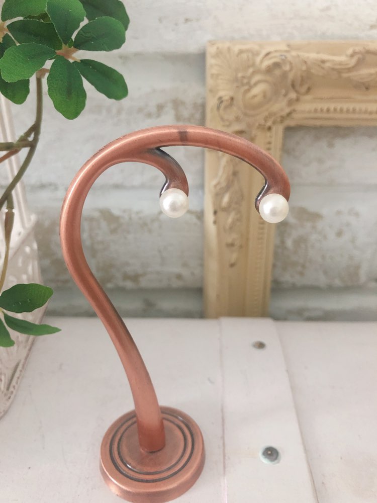 一粒パールピアス(中)